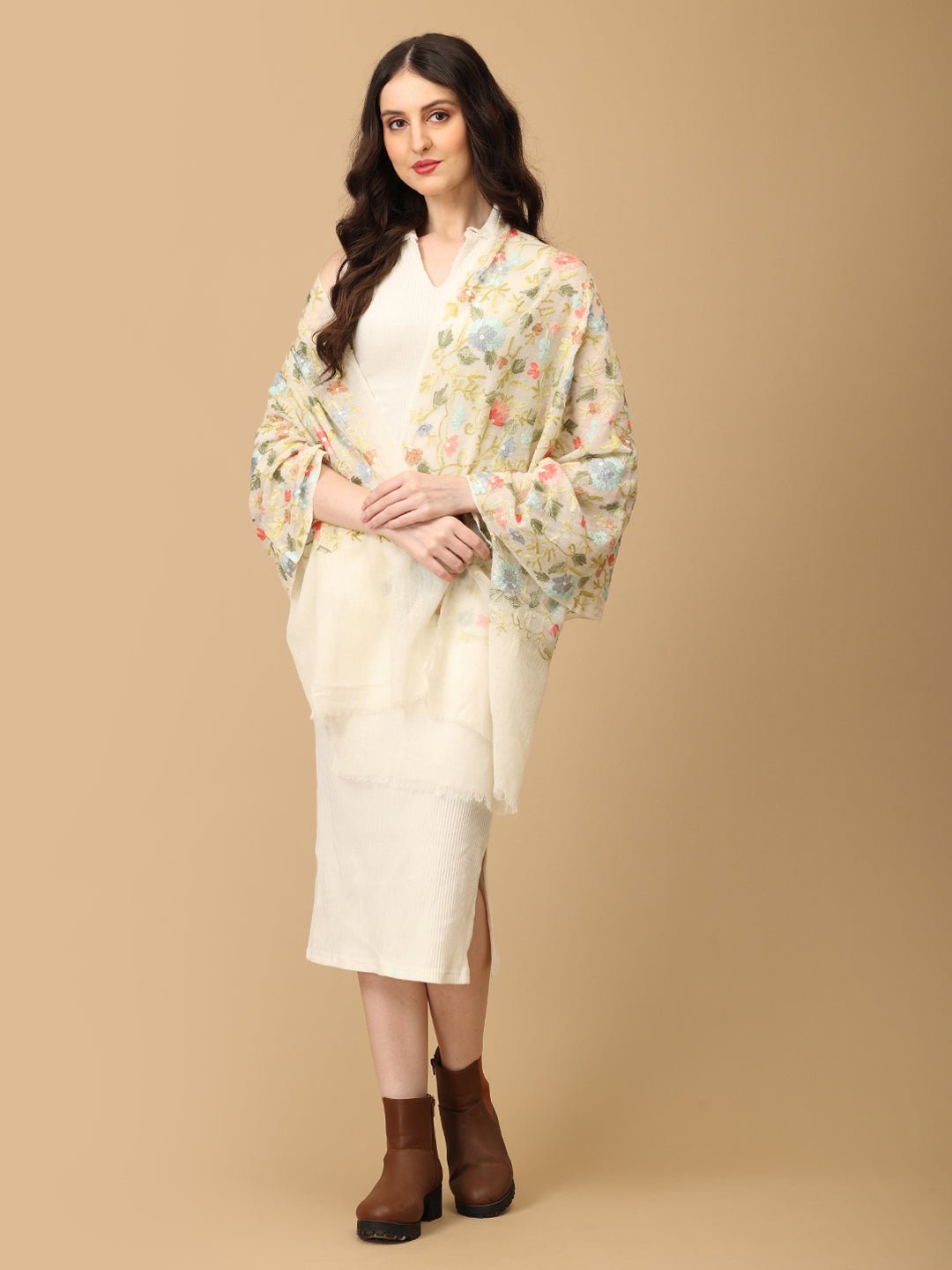 Daisy Dance Fine Wool Embroidered Stole Off White
