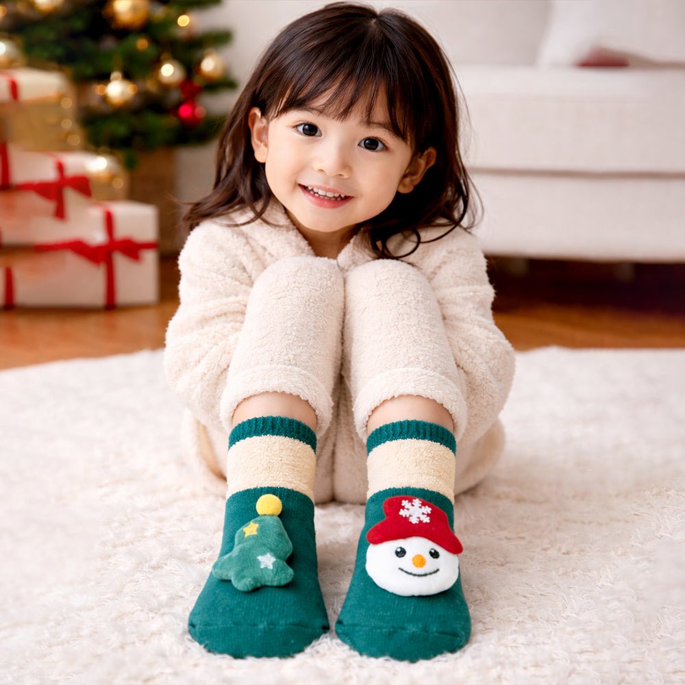 Little Surprise Box Green Snowman Tree Christmas Ankle Socks