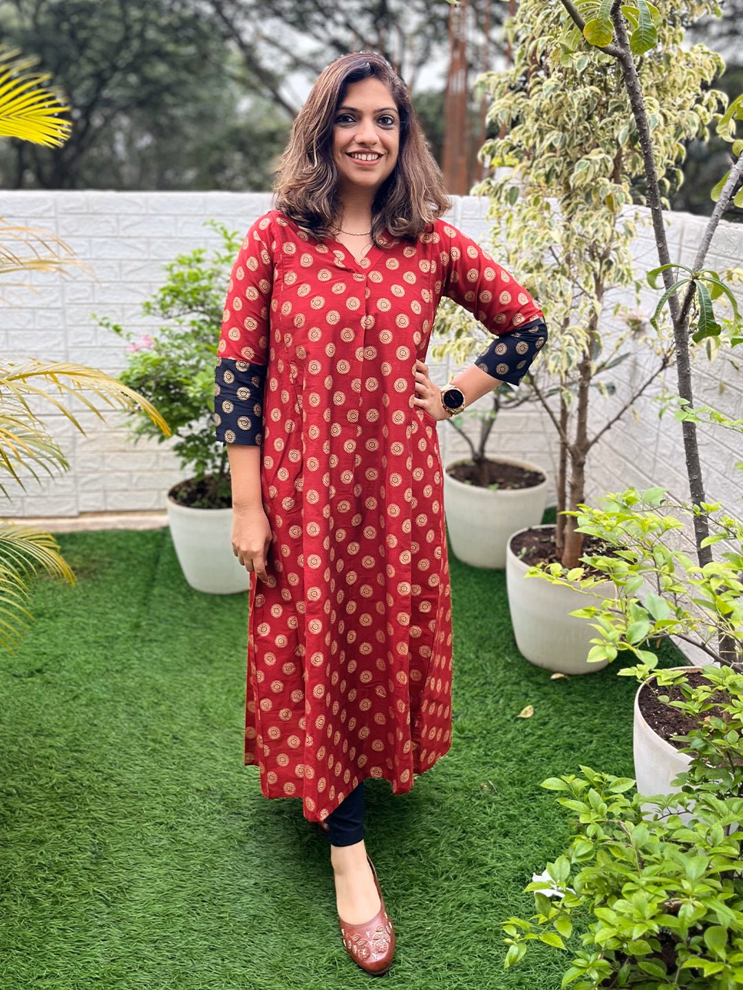Laal-e-Nazakat Silk Foil Printed Maternity and Nursing Dress Maroon
