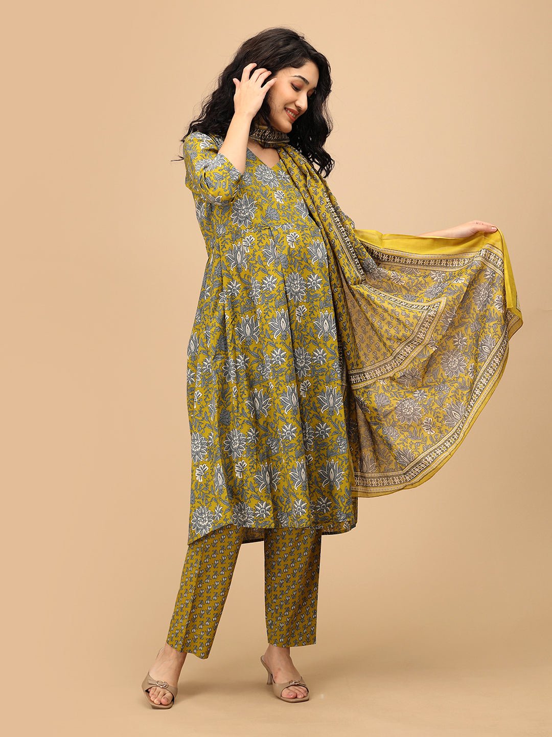Sunehri Blooms Maternity and Nursing Kurta Set Multi