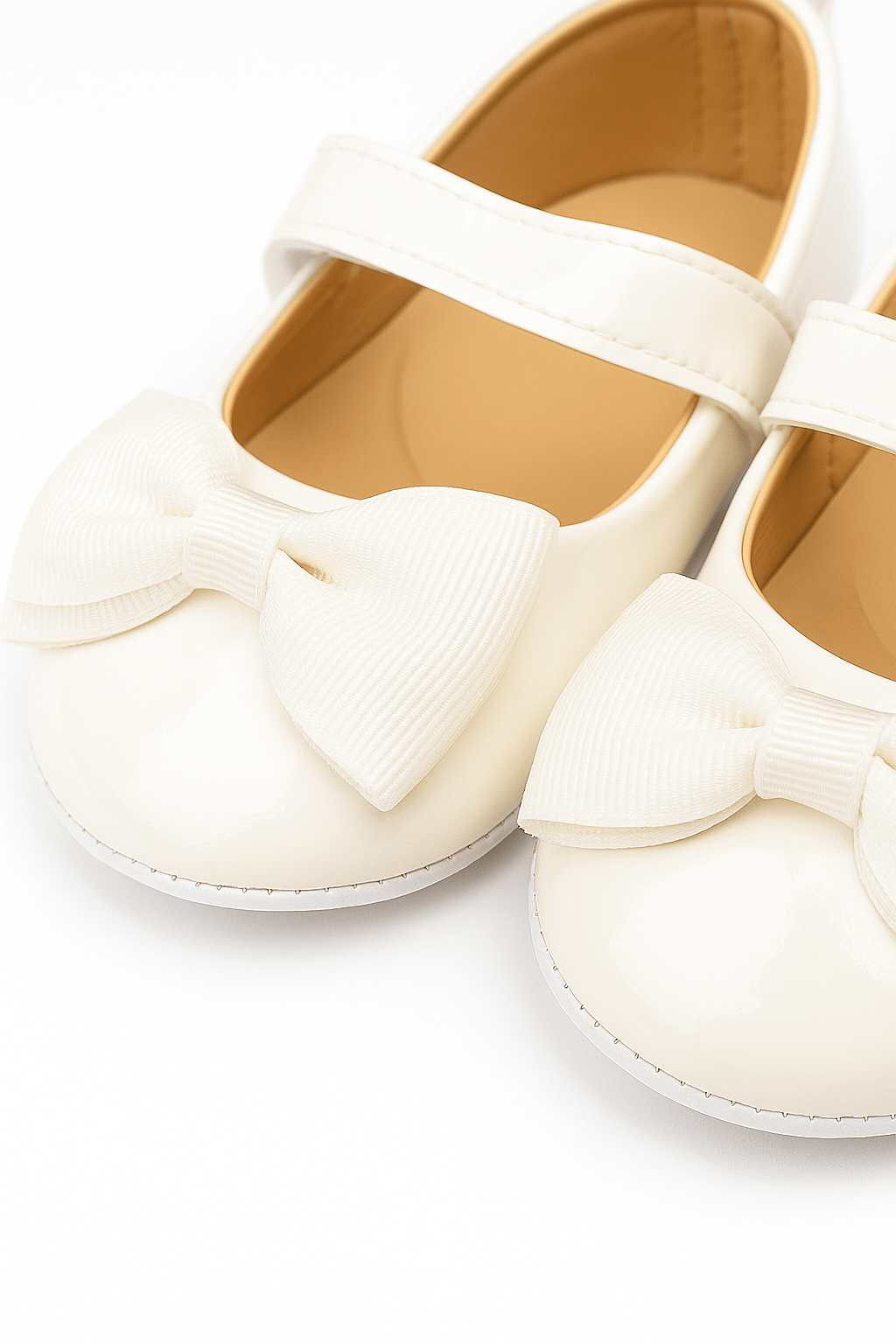 Baby Doe White Pretty Little Bow Prewalker For Infants