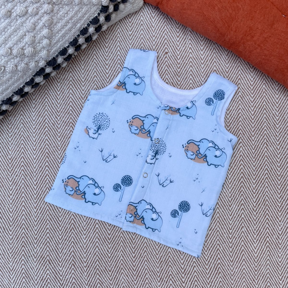 Bhaakur Muslin Jhablas Infant Set