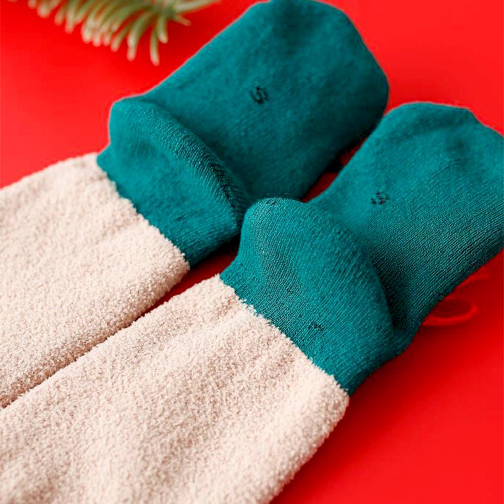 Little Surprise Box Green Reindeer Bell Christmas Ankle Socks For Kids