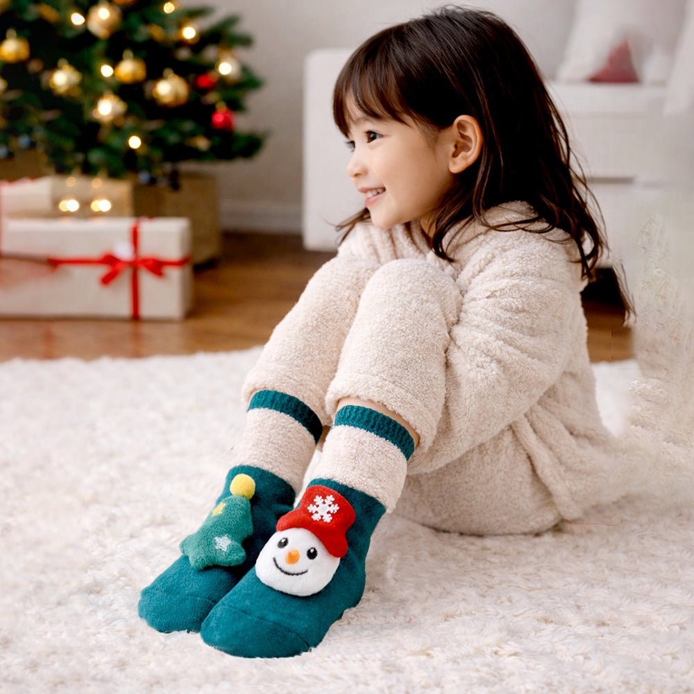 Little Surprise Box Green Snowman Tree Christmas Ankle Socks