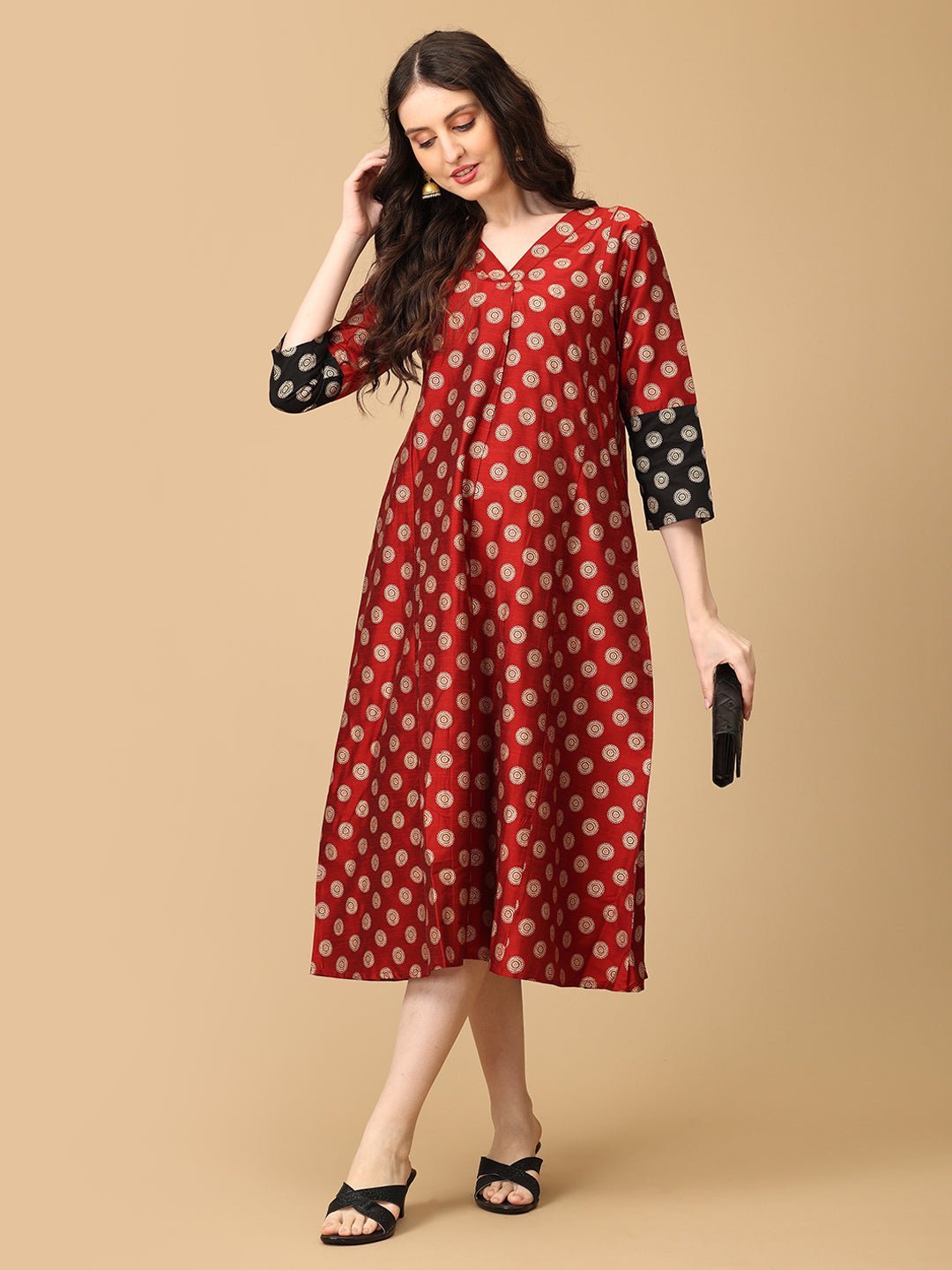  Laal-e-Nazakat Silk Foil Printed Maternity and Nursing Dress Maroon