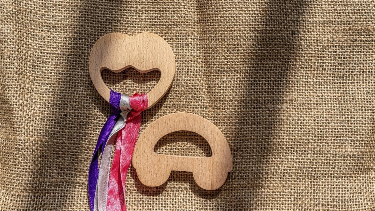 Apple & Car Natural Beech Wood Teether For Babies